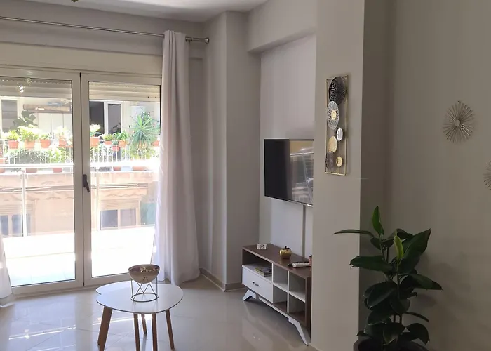 Cozy Gold #dterra Apartments# Free Private Parking!! Апартаменты *